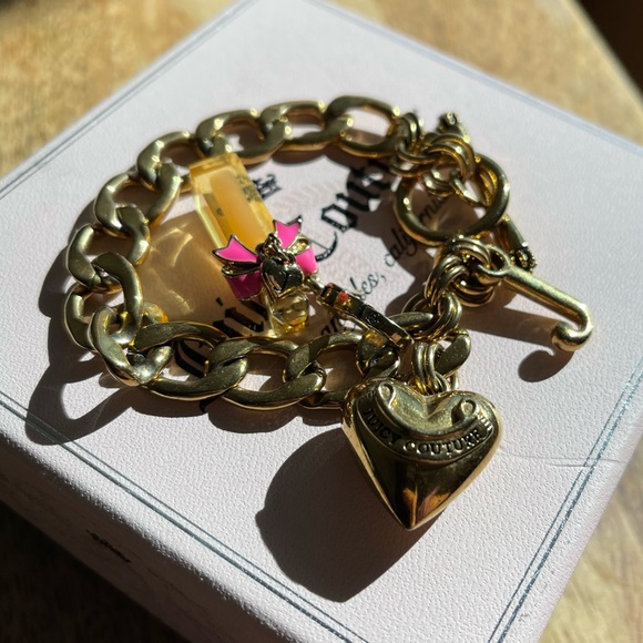 Juicy Couture charm bracelet w/ RARE 2013 Juicy Couture perfume charm - Picture 4 of 4